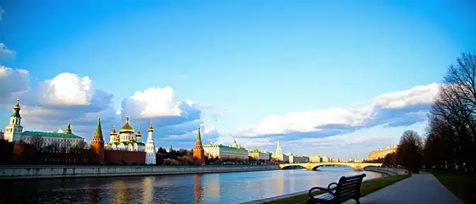 Синоптики спрогнозировали для Москвы безветренную и теплую погоду с повышенным давлением в четверг